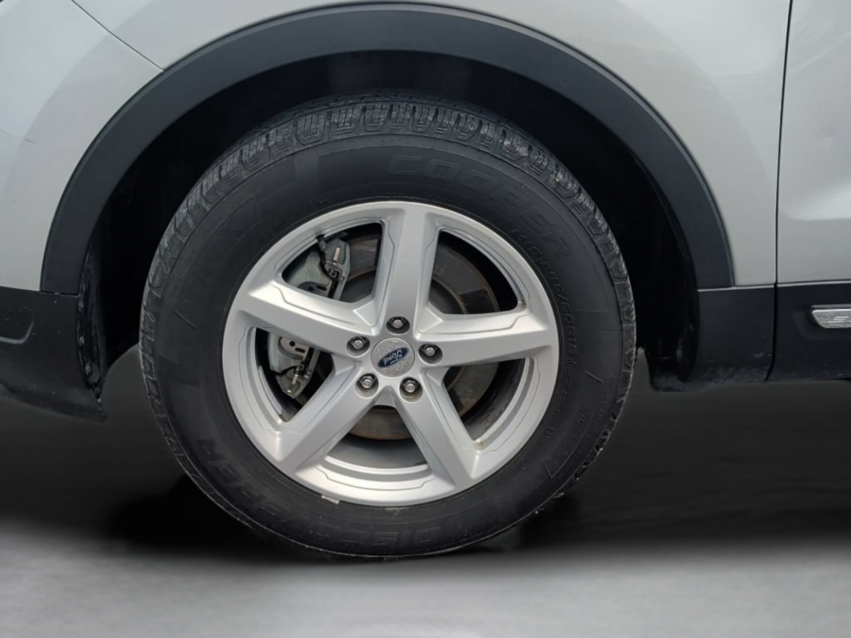 Used 2018 Ford Explorer XLT FWD image 42