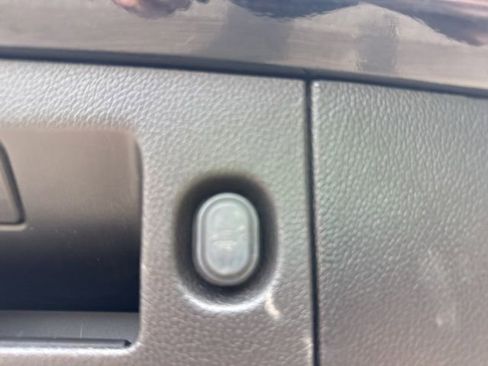 Used 2018 Chevrolet Tahoe LT w/ LT Signature Package image 15