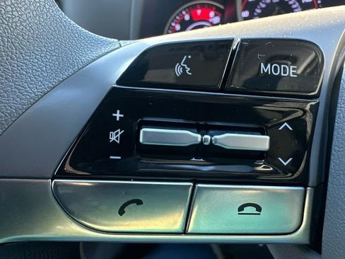 Used 2022 Hyundai Elantra SE w/ Cargo Package image 25