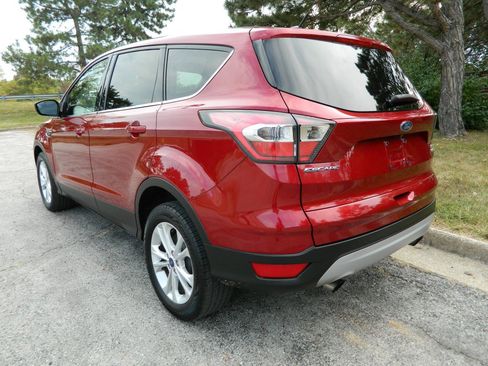 Used 2017 Ford Escape SE image 6