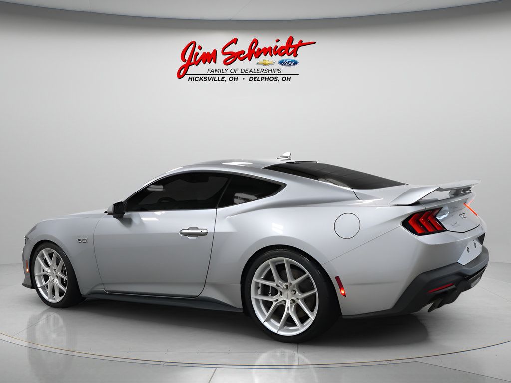 Used 2025 Ford Mustang GT Premium w/ GT Performance Package RWD image 4