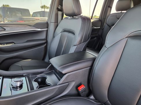 New 2026 Jeep Grand Cherokee Limited RWD image 29