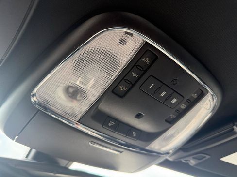 Used 2015 Chrysler 300 S AWD/4WD image 15