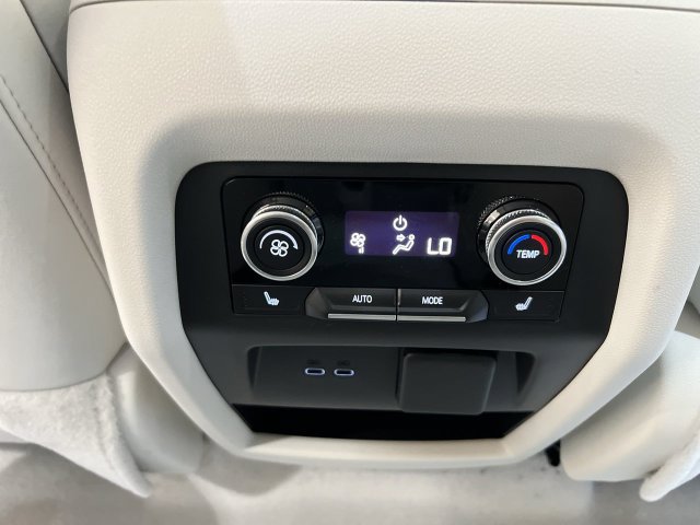 New 2027 Buick Enclave Avenir FWD image 21