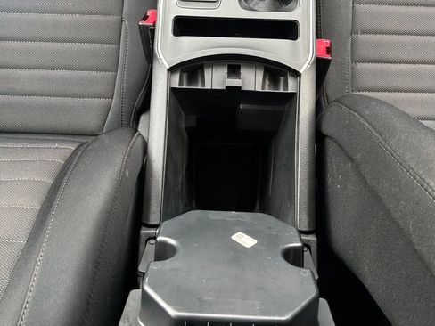 Used 2022 Ford Edge SE w/ Black Appearance Package image 25