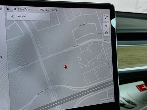 Used 2023 Tesla Model Y Long Range AWD/4WD image 21