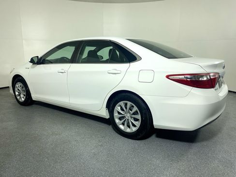Used 2015 Toyota Camry LE image 28
