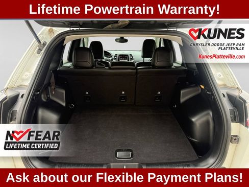Used 2021 Jeep Cherokee Latitude Plus AWD/4WD image 41