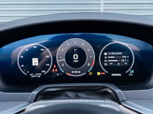 Certified 2025 Porsche 911 Carrera image 28