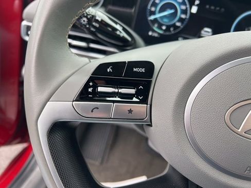 Used 2025 Hyundai Elantra SEL image 14