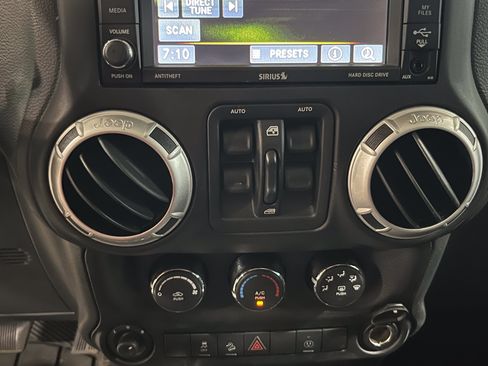 Used 2015 Jeep Wrangler Unlimited Sahara w/ Max Tow Package AWD/4WD image 22
