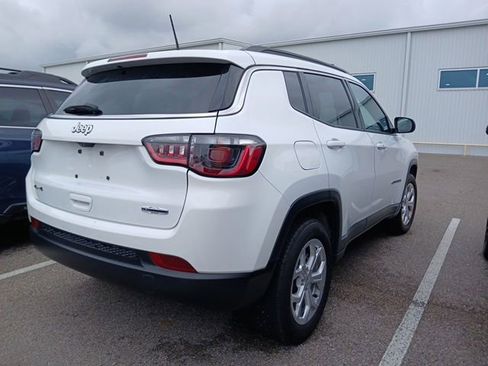 Used 2024 Jeep Compass Latitude AWD/4WD image 10