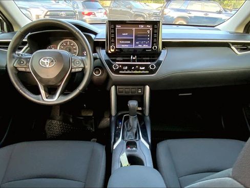 Used 2022 Toyota Corolla Cross LE image 14