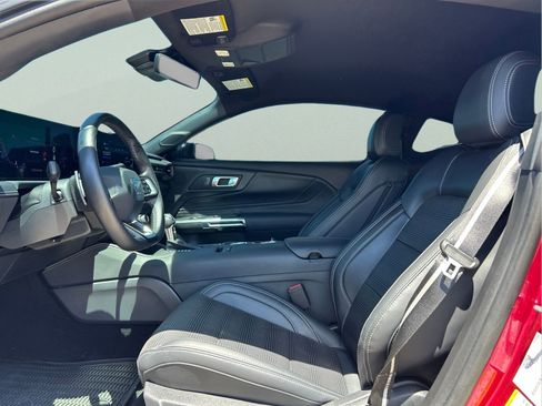 Used 2025 Ford Mustang GT Premium RWD image 9