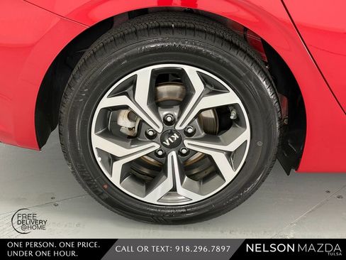 Used 2020 Kia Forte LXS FWD image 11