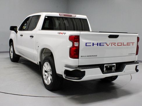 Used 2023 Chevrolet Silverado 1500 Custom AWD/4WD image 8