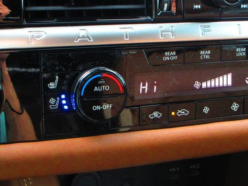 New 2026 Nissan Pathfinder Platinum w/ Cargo Package image 18