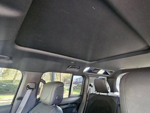 Used 2024 Land Rover Defender 110 V8 image 29