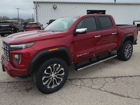 New 2026 GMC Canyon Denali image 4