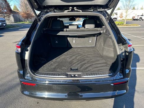 Used 2025 Toyota Crown Signia XLE image 25