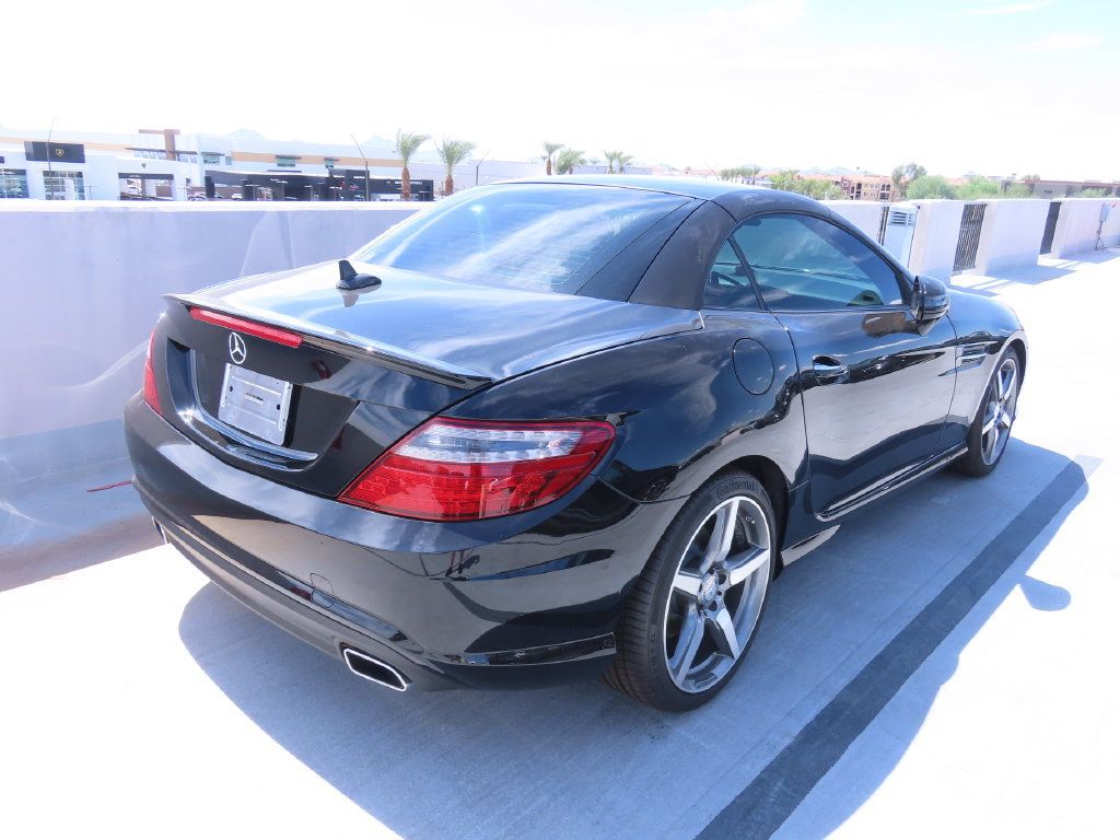 Used 2015 Mercedes-Benz SLK 250 image 4