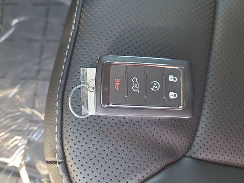 New 2025 Jeep Grand Cherokee Limited image 28