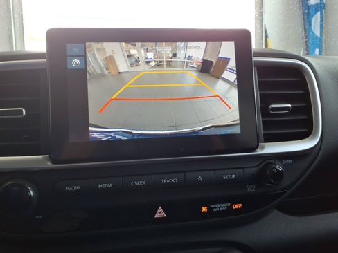 Certified 2025 Hyundai Venue SEL FWD image 27