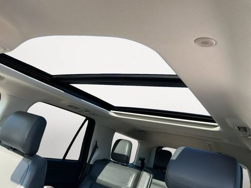 Certified 2025 Ford Expedition Active AWD/4WD image 12