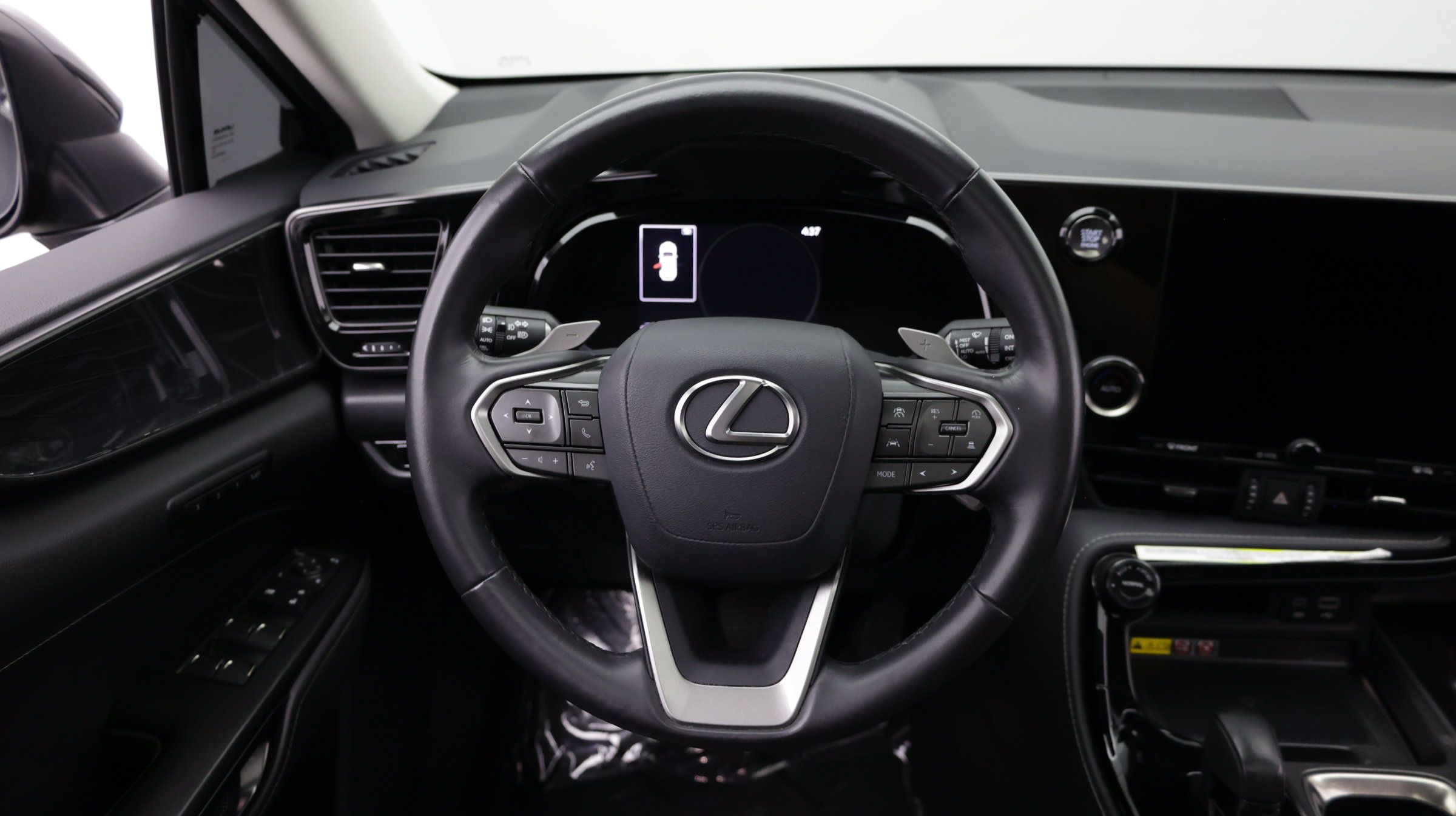 Used 2025 Lexus NX 250 FWD w/ Towing Package (2000 Lbs) image 33