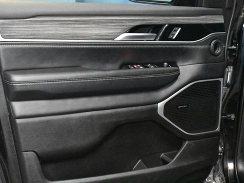 Used 2024 Jeep Wagoneer Series III image 4