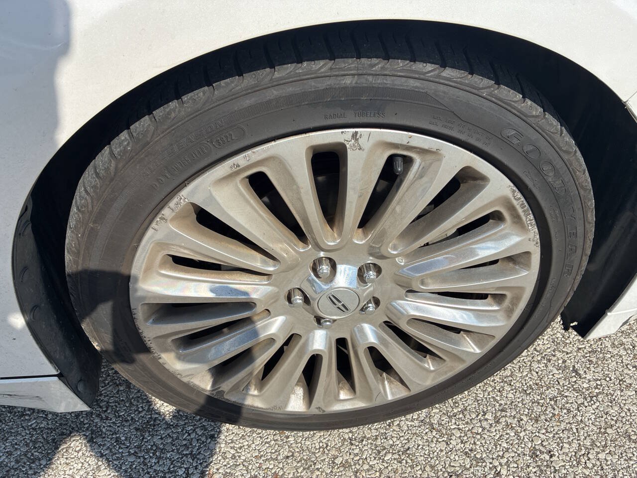 Used 2013 Lincoln MKZ FWD image 27