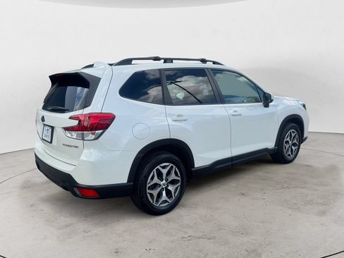 Used 2021 Subaru Forester Premium AWD/4WD image 7