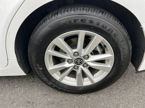 Used 2025 Toyota Camry LE image 29