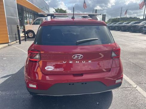 Used 2023 Hyundai Venue SEL FWD image 21