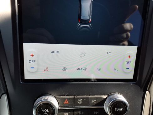 Used 2023 Ford Edge SEL image 15