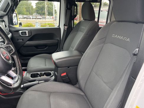 Used 2020 Jeep Wrangler Unlimited Sahara w/ Dual Top Group image 9