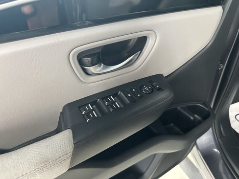Used 2023 Honda Pilot LX image 27