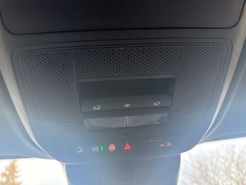 Used 2024 Chevrolet Traverse LT w/ Enhanced Driving Package image 39