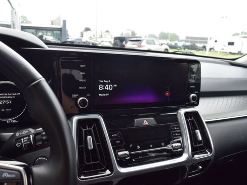 Used 2023 Kia Sorento SX AWD/4WD image 11