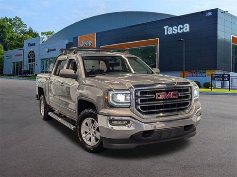 Used 2017 GMC Sierra 1500 SLE w/ SLE Value Package image 1