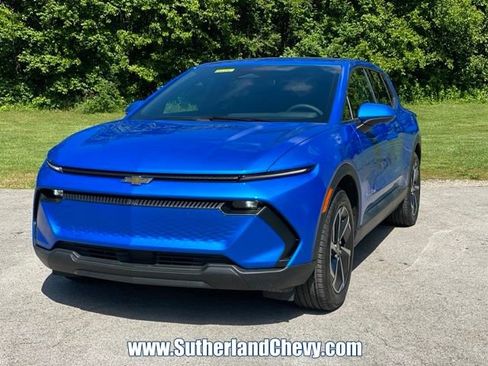 Used 2026 Chevrolet Equinox EV LT FWD image 3