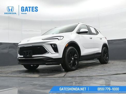 Used 2024 Buick Encore GX Sport Touring image 37