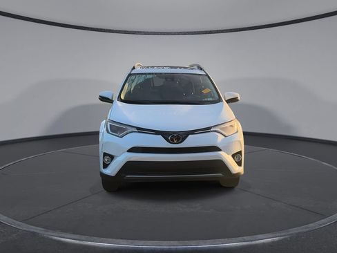 Used 2018 Toyota RAV4 XLE FWD image 3