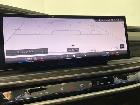 Used 2024 BMW 760i xDrive image 22