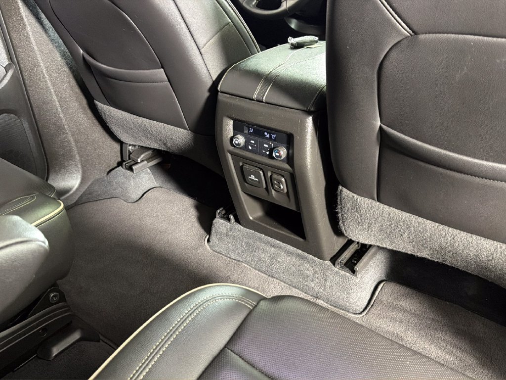 Certified 2023 Chevrolet Traverse Premier FWD image 34