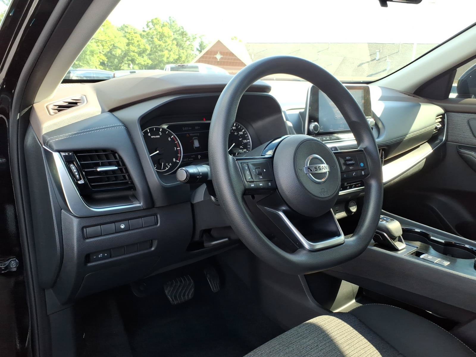Used 2021 Nissan Rogue SV AWD/4WD image 14