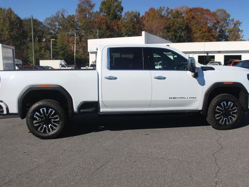 New 2026 GMC Sierra 2500 Denali Ultimate image 8