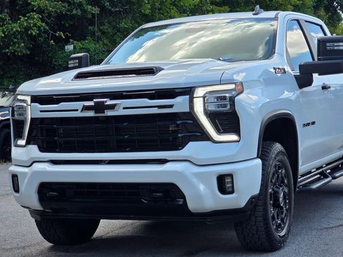 Used 2024 Chevrolet Silverado 3500 LT w/ Z71 Sport Edition AWD/4WD image 2
