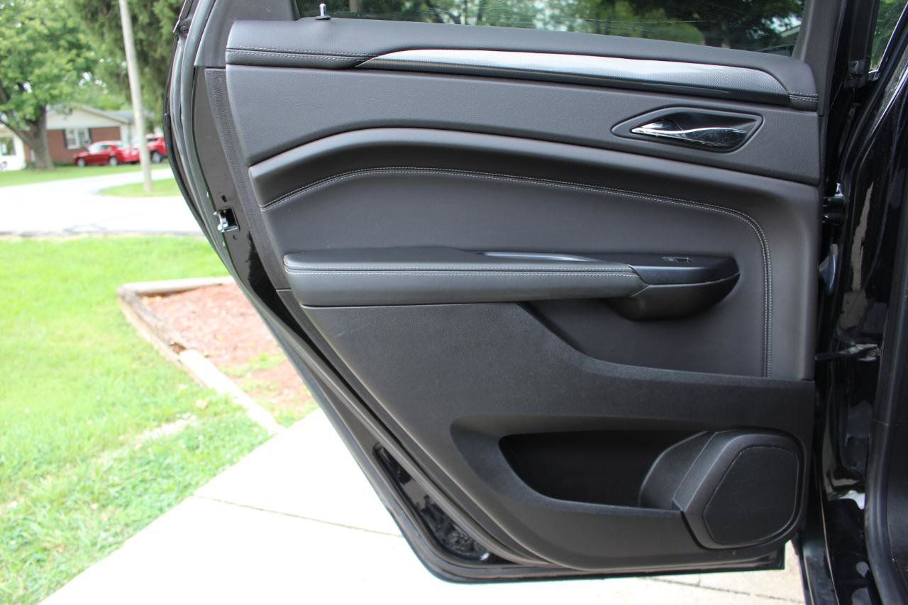 Used 2015 Cadillac SRX FWD image 29