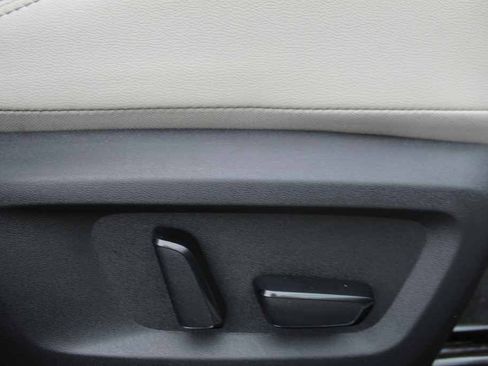 Used 2023 Nissan Rogue SL AWD/4WD image 31